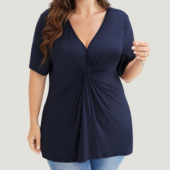 BloomChic Tops - BloomChic Navy Short Sleeve Twist Front Top Plus Size 2X